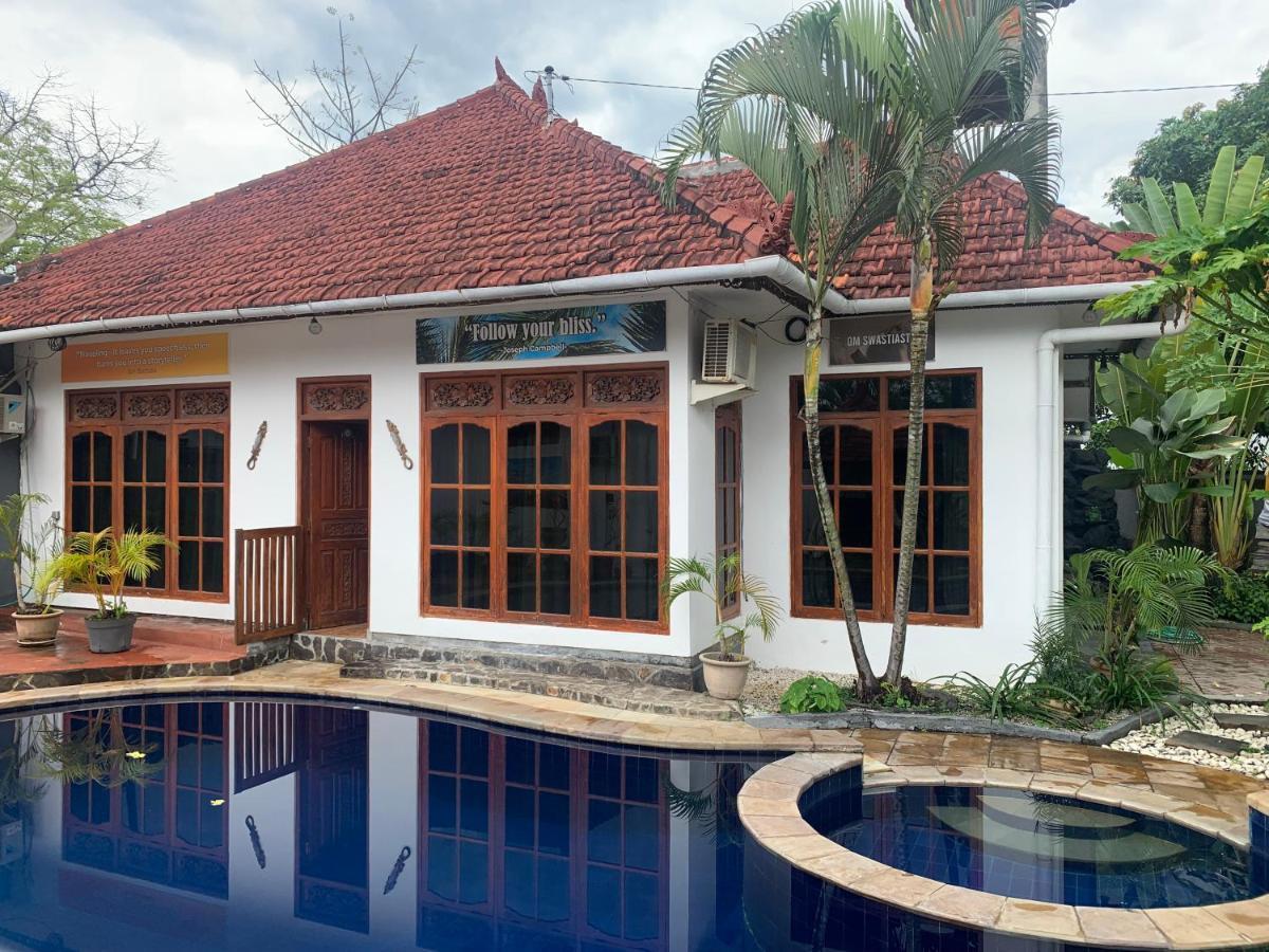 Lovina Vibes Hotel 4*